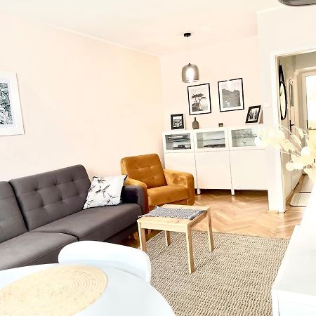 Апартаменты Apartament Relax Kolobrzeska Гданьск Экстерьер фото