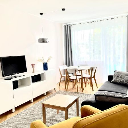 Апартаменты Apartament Relax Kolobrzeska Гданьск Экстерьер фото