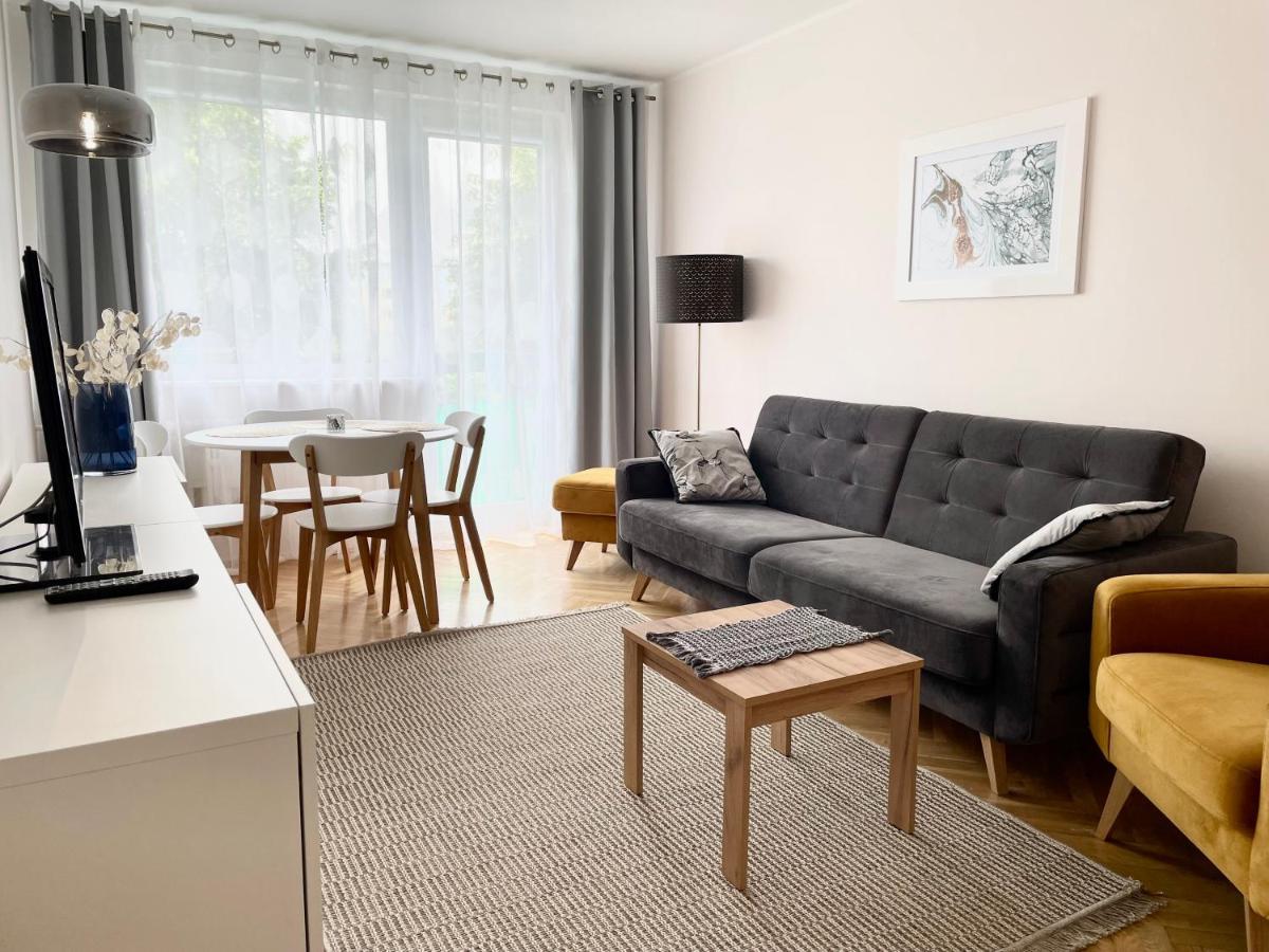Апартаменты Apartament Relax Kolobrzeska Гданьск Экстерьер фото